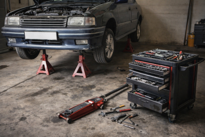 Sicurezza quando si lavora sull’auto: errori comuni e rischi reali Sicurezza quando si lavora sull’auto: errori comuni e rischi reali